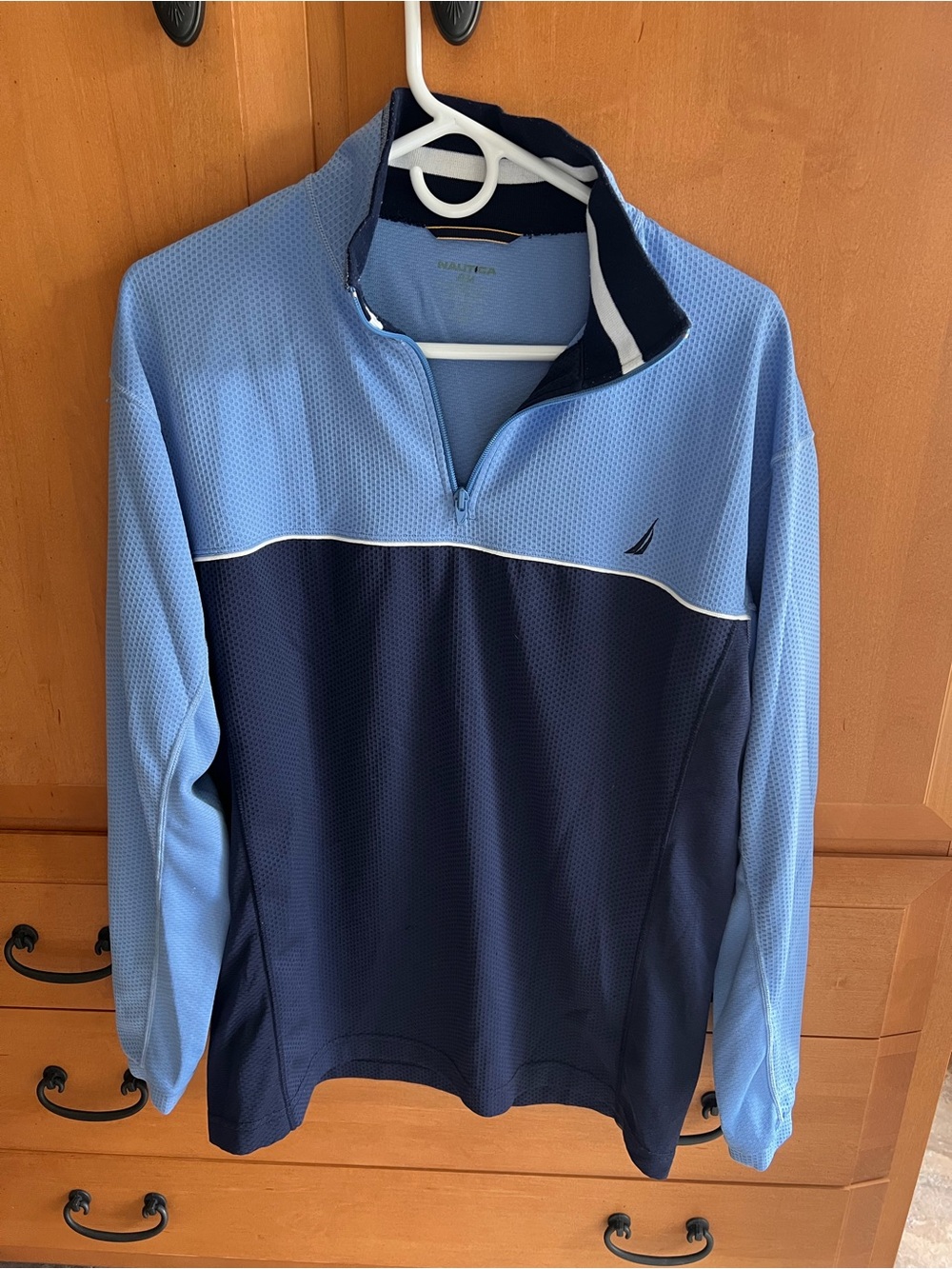 Nautica Men’s Light and Dark Blue Two-Tone Quarter-Zip Pullover Large